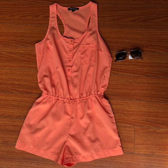 Forever 21 Pants - Forever21 sz SP cute button down romper